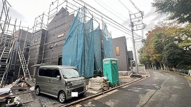 《外観》　■豊かな光が照らすこの場所は、たわいもない会話を楽しみ、ゆったりとした時間を過ごす場所。家族の日常が刻まれる大切な空間です。