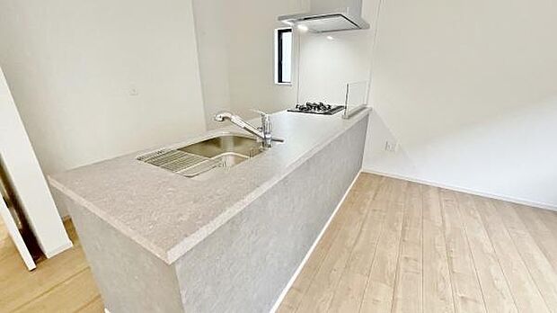 《システムキッチン》 ■会話を楽しみながら食事を味わう。一緒にいる時間が楽しい空間。