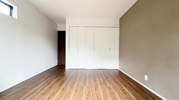《洋室》 ■明るい空間になっています。