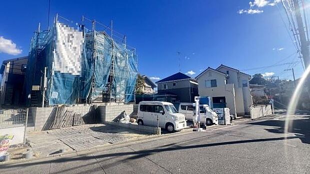 《現地》　■駐車スペース2台可能です。