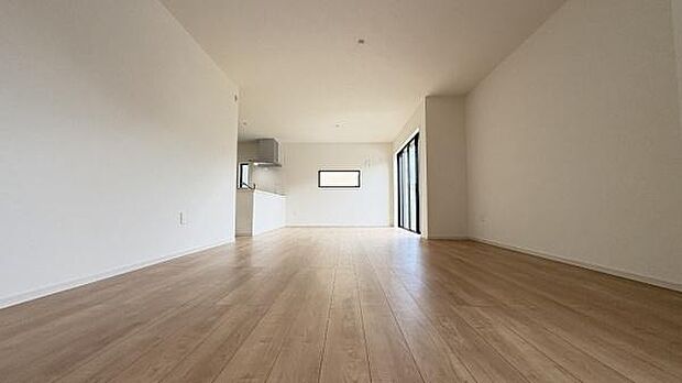 《リビングダイニング》　■上質な時間を育む暮らしのメインステージ。