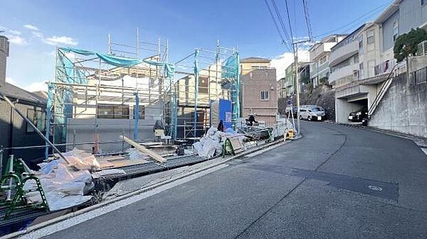 《現地》　■青い空と白い雲、気分が晴れる場所がここにあります。