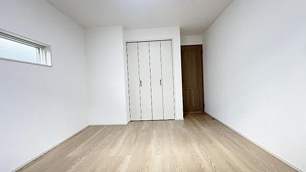 《洋室》　■明るくスタイリッシュな空間になっています。