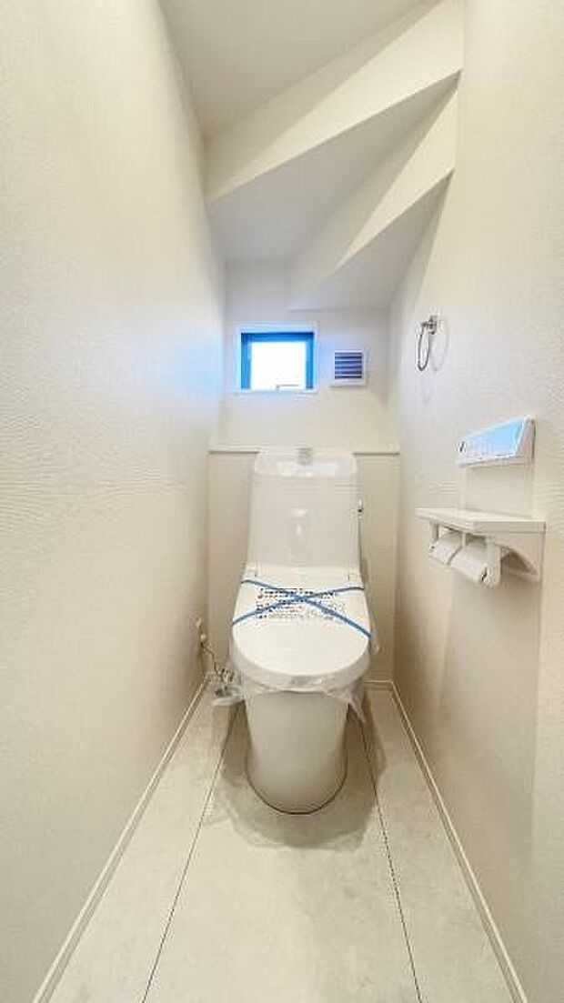 《トイレ》　■清潔感のある落ち着いたトイレ。