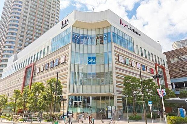 ららテラス武蔵小杉まで1737m、三井ショッピングパーク運営の複合商業施設。武蔵小杉駅に併設された、お出かけしやすいショッピングモールです。