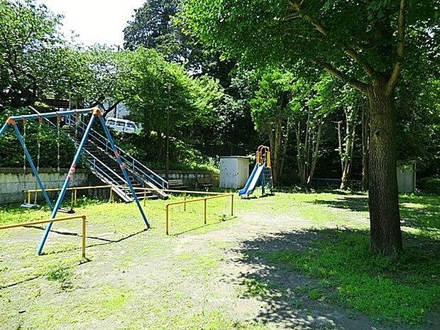 三ツ境東原公園まで68m、住宅街にある木蔭が気持ち良い公園