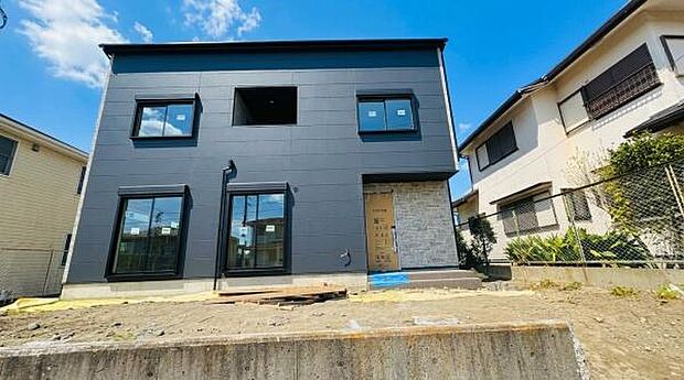 《外観》　■ここから一つ一つ思い出を紡いでいく。マイホームはいつも家族の歴史とともにあります。