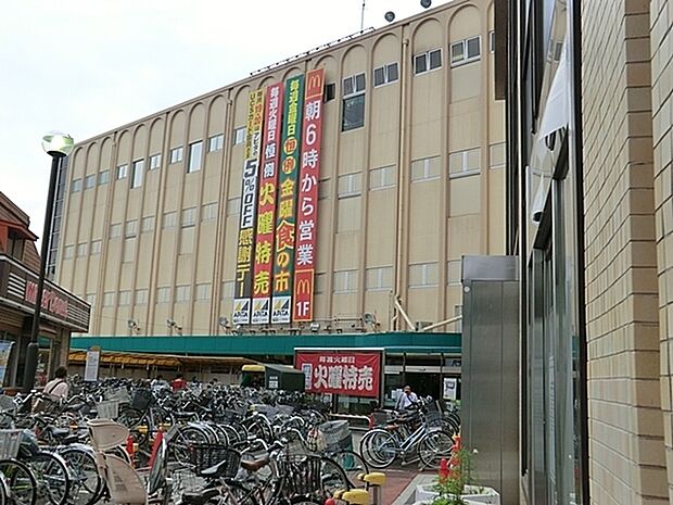 アピタ金沢文庫店まで2076m、営業時間1階 9:00〜22:00　2・3階 9:00〜21:00　 駐車場282台