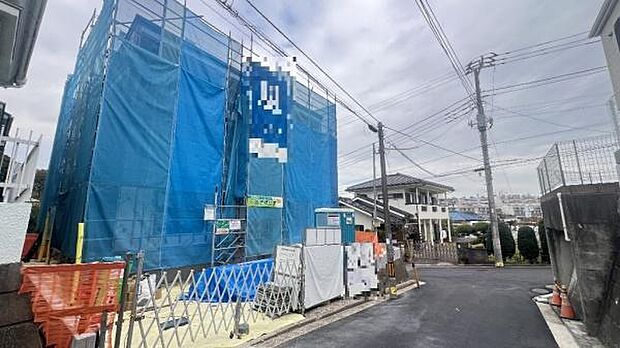 《現地》　■青い空と白い雲、気分が晴れる場所がここにあります。