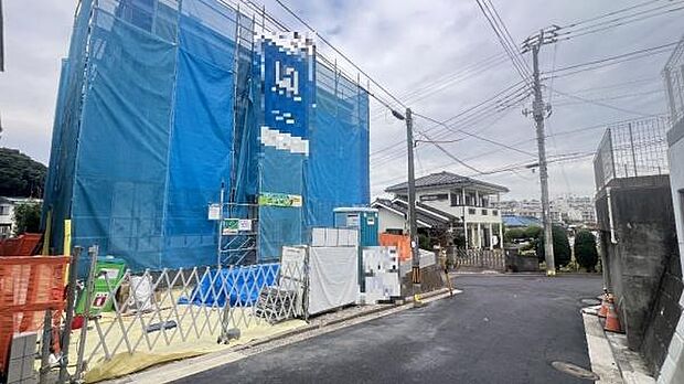 《現地》　■さわやかな風が渡りたっぷり陽光がふりそそぐ立地。