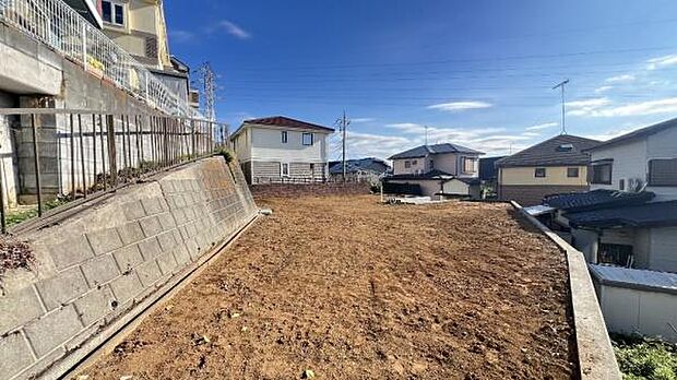 《現地》 ■青い空と白い雲、気分が晴れる場所がここにあります。