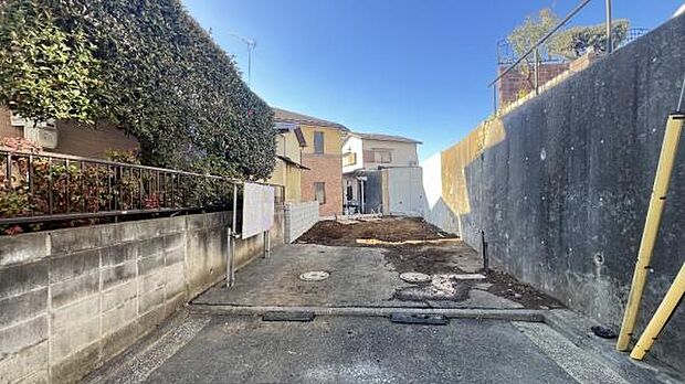 《前面道路》 ■落ち着いた住環境です。