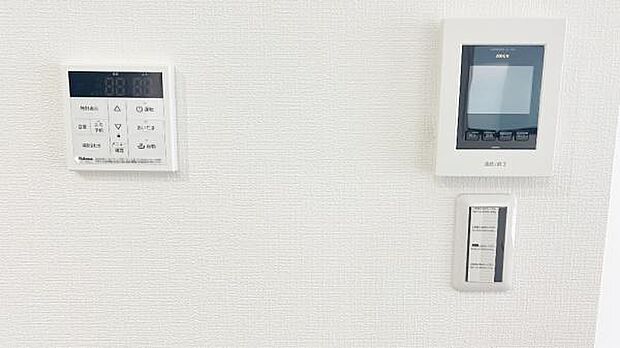 テレビモニター付きインターホンで相手の顔を確認できますので安心ですね。
