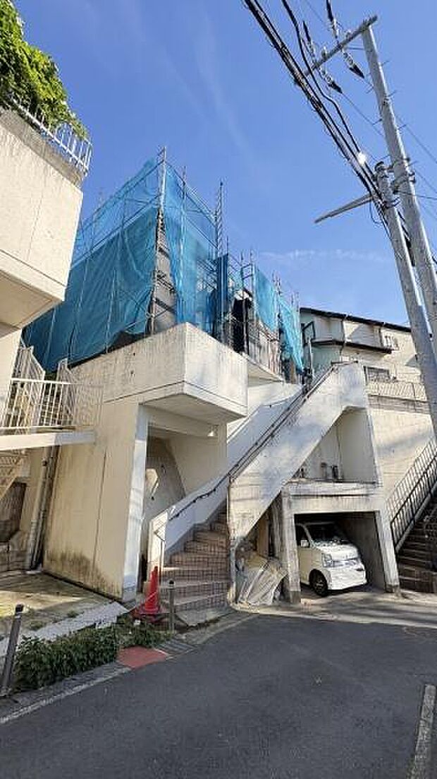 《現地》　青い空と白い雲、気分が晴れる場所がここにあります。