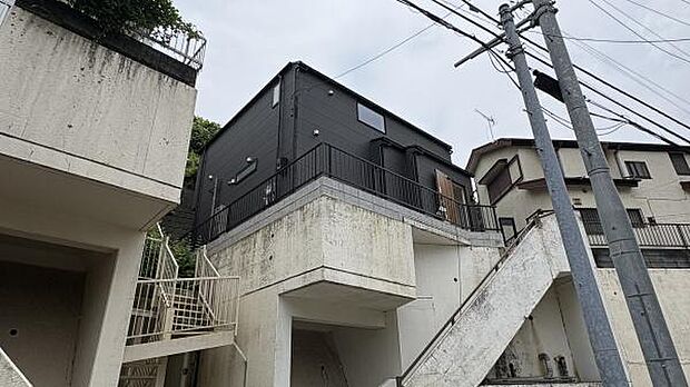 《現地》　青い空と白い雲、気分が晴れる場所がここにあります。