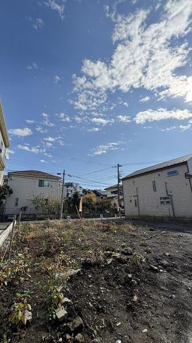 《現地》 ■安心して暮らせそうな住環境です。