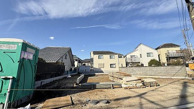 《現地》　青い空と白い雲、気分が晴れる場所がここにあります。