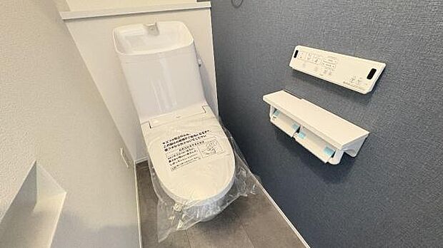 《トイレ》　■清潔感のある落ち着いたトイレ。