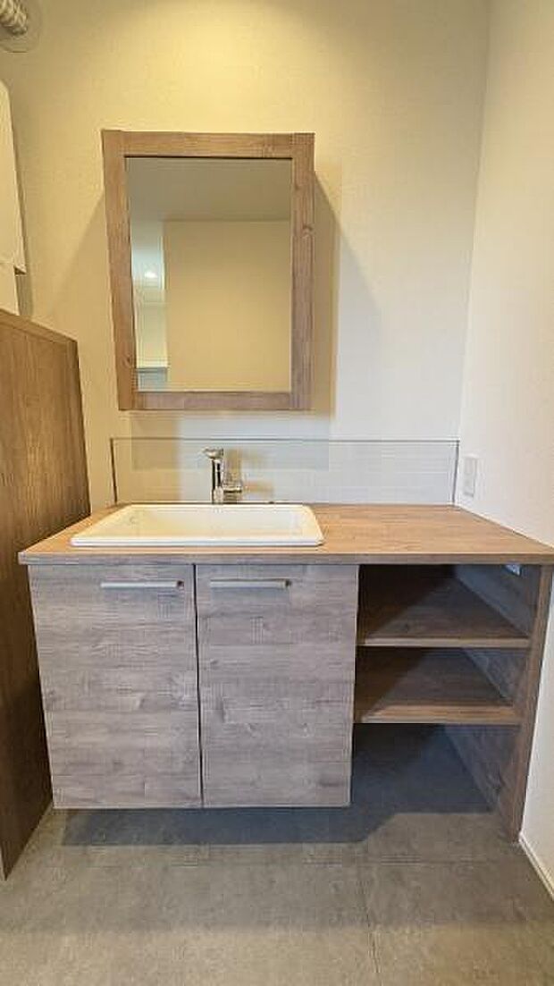 《洗面台》 ■朝のバタバタした身支度を支えてくれる洗面所。