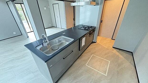 《リビングダイニング》 ■会話を楽しみながら食事を味わう。一緒にいる時間が楽しい空間。カフェにいるような気分で毎日を過ごしたい。家族でいる時間を柔らかに包み込むインテリア。