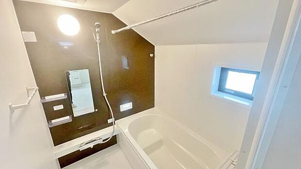 《浴室》　■ゆったりくつろげる癒しのバスルーム。