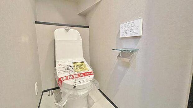 《トイレ》　■トイレは明るい空間で清潔感があります。