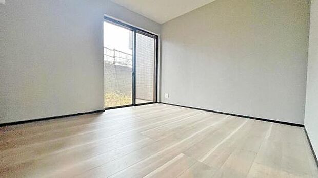 《洋室》　■明るくスタイリッシュな空間になっています。