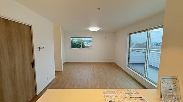 《リビングダイニング》 ■ご家族でゆったりとした時間を過ごす場所。