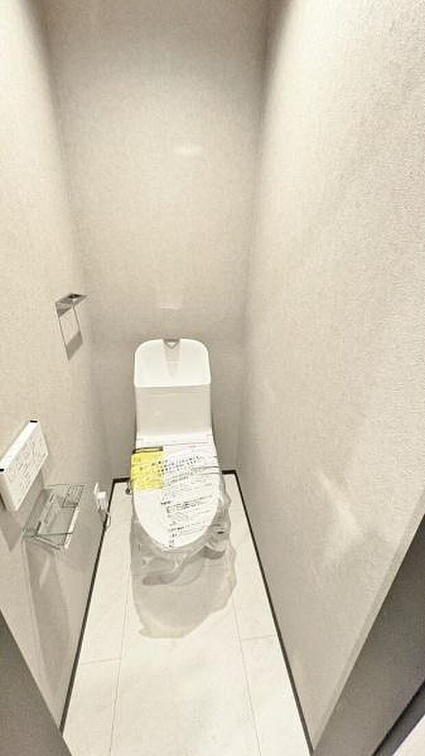 《トイレ》 ■清潔感のある落ち着いたトイレ。