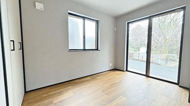 《洋室》 ■くつろぎの場としてだけでなく、趣味や仕事のパーソナルスペースとしても活躍する洋室。個の時間をたっぷり楽しめる快適空間です。