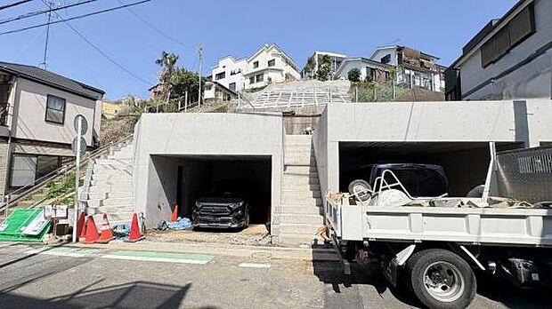 《現地》　■さわやかな風が渡りたっぷり陽光がふりそそぐ立地。