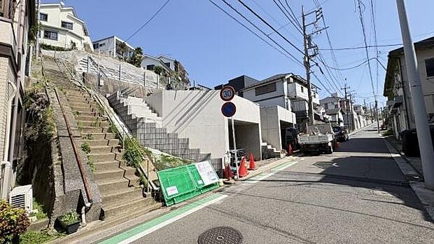 《現地》　■さわやかな風が渡りたっぷり陽光がふりそそぐ立地。