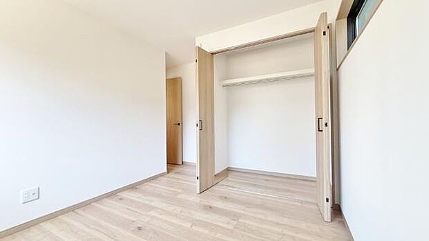 《洋室》 ■くつろぎの場としてだけでなく、趣味や仕事のパーソナルスペースとしても活躍する洋室。個の時間をたっぷり楽しめる快適空間です。