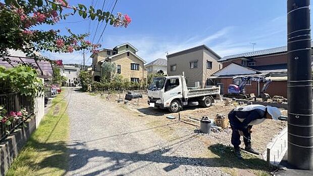 《現地》　■建築中の写真です。