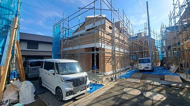 《現地》　■さわやかな風が渡りたっぷり陽光がふりそそぐ立地。