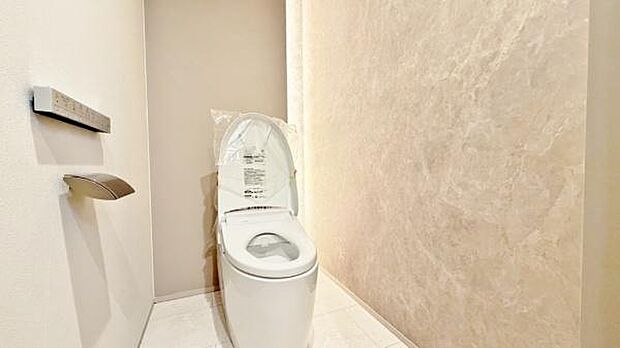 《トイレ》■トイレは明るい空間で清潔感があります。