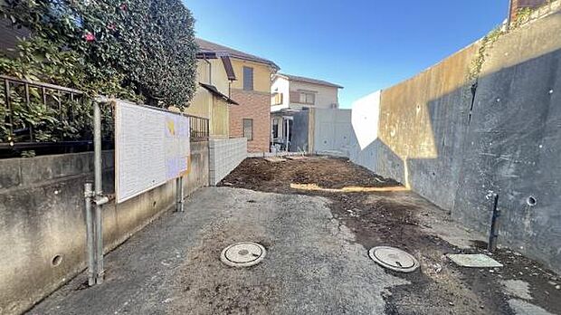 《前面道路》 ■落ち着いた住環境です。