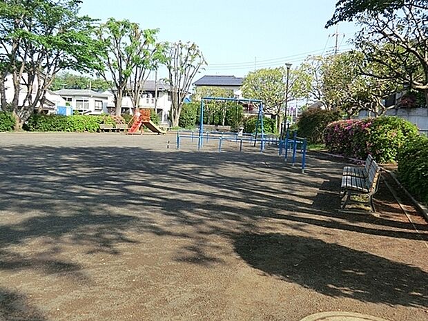 阿久和小金第二公園まで501m、桜のきれいな公園。