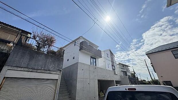 《現地》 ■安心して暮らせそうな住環境です。