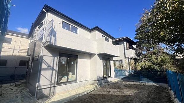 《現地》　■さわやかな風が渡りたっぷり陽光がふりそそぐ立地。