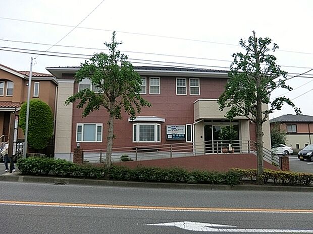 ミオ医院まで677m、先生は離島で診療をされて来られた方の様で患者に寄り添う素晴らしい方だと。地域柄、高齢者も、この医院ならみなさん安心