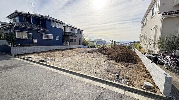 《現地》　■安心して暮らせそうな住環境です。