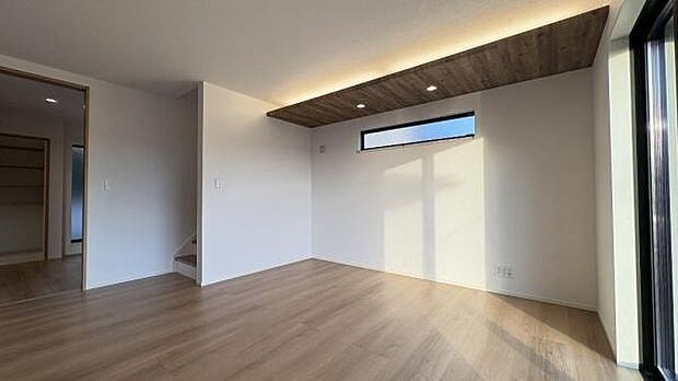 《リビングダイニング》 ■家族が自然と集まって、思い思いにくつろぎ、遊び、語らう、やすらぎの空間。