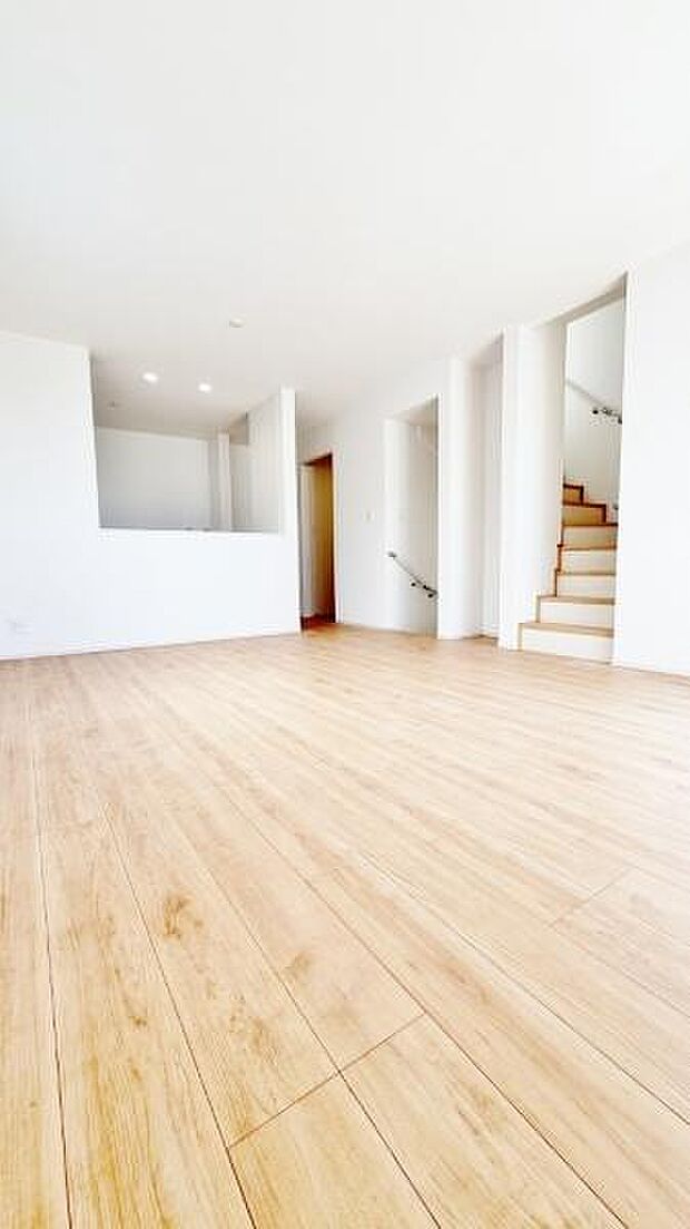 ゆとりを感じさせる上質で明るい空間が、住まう人や訪れる人を心地よく迎え入れてくれます。