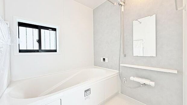 《浴室　》　■バスルームは一日の疲れを癒す居心地の良い空間です。