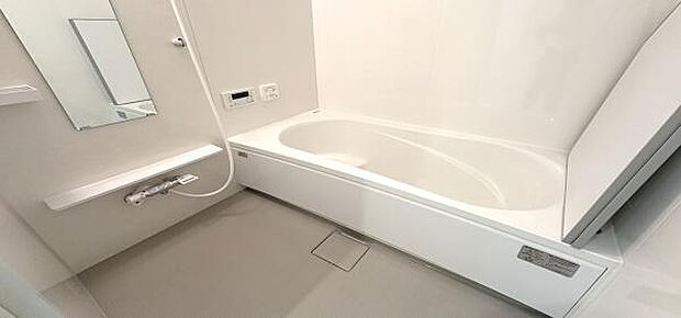 《浴室》　■ゆったりくつろげる癒しのバスルーム。