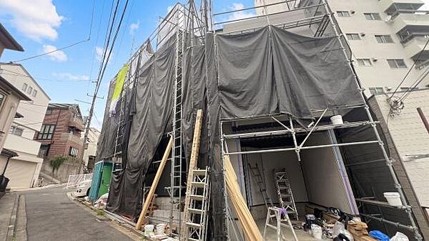 《現地》 さわやかな風が渡りたっぷり陽光がふりそそぐ立地。