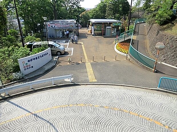 野毛山動物園まで1185m、小さなお子様がはじめて動物に出会い、ふれあい、命を感じる事のできる動物園。入園無料なので気軽に楽しめます。