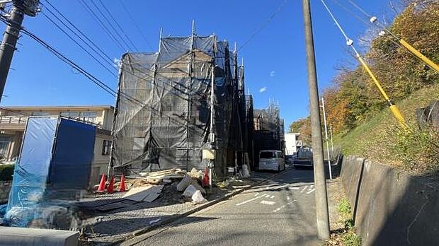 《外観》　■家族みんなが落ち着ける場所。明るい空間で心も暖か、朝から爽やかな気分。寝る時も包みこまれるようにふんわりと。家にいることが心と体に優しい暖かな暮らし。