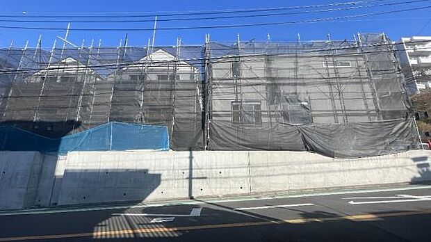 《外観》　■豊かな光が照らすこの場所は、たわいもない会話を楽しみ、ゆったりとした時間を過ごす場所。家族の日常が刻まれる大切な空間です。